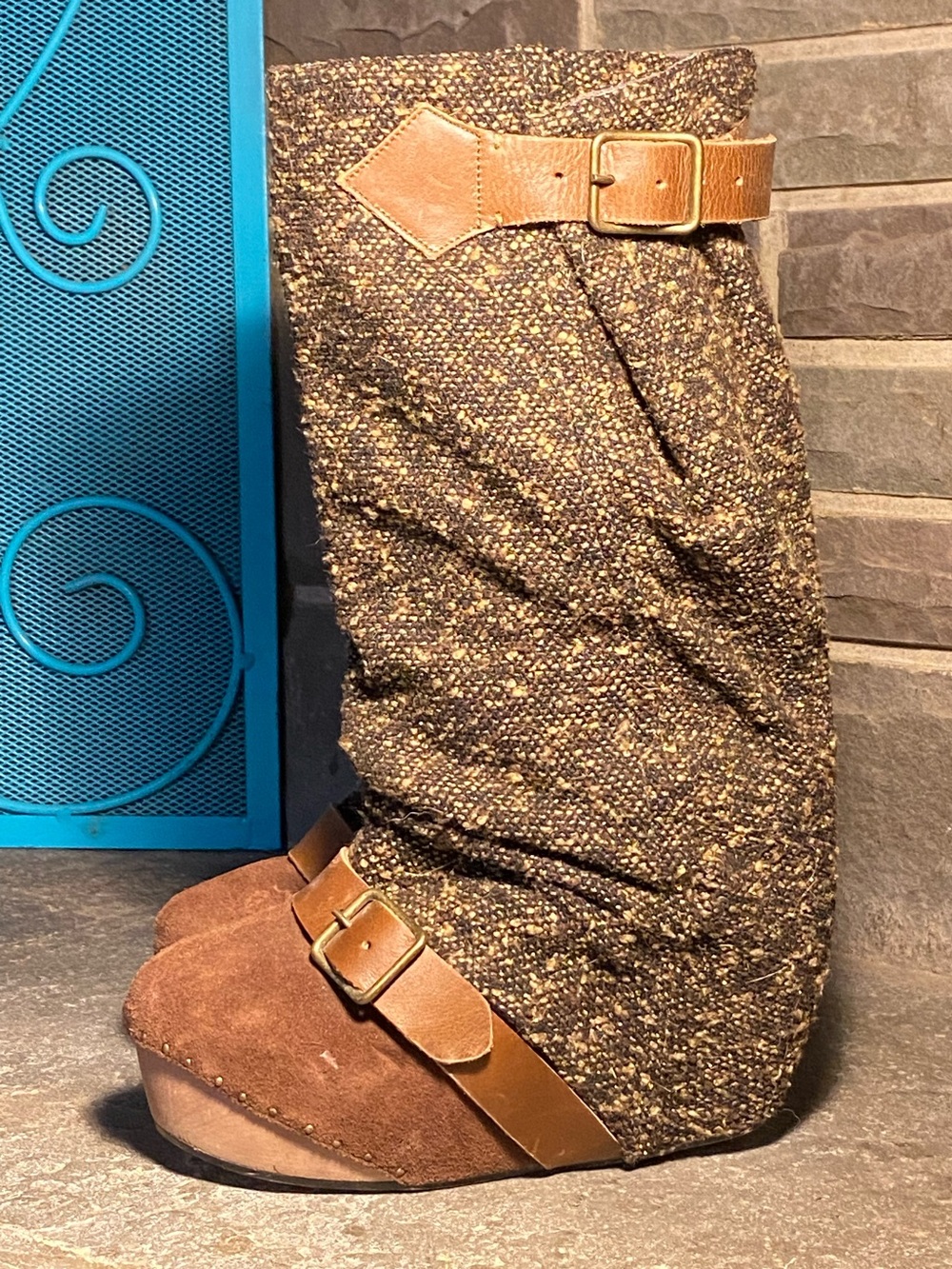 Rare HTF Irregular Choice “Longer Lashes” brown suede/tweed platform boots, US 9 - Picture 3 of 13